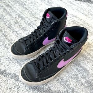 Nike Blazer Mid ‘77 Black Fuchsia Size 5Y